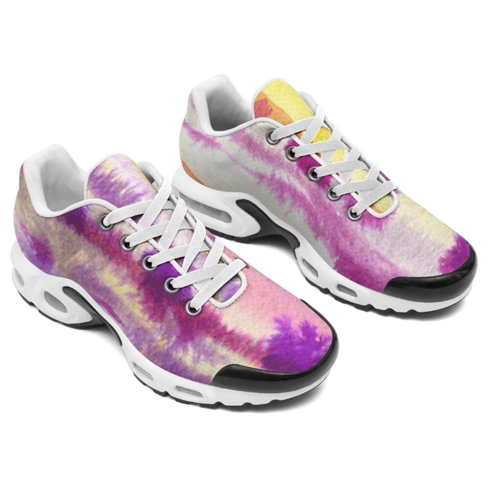 Fashionable Athletic Sneakers with Cushioned Sole - Owl Out Look