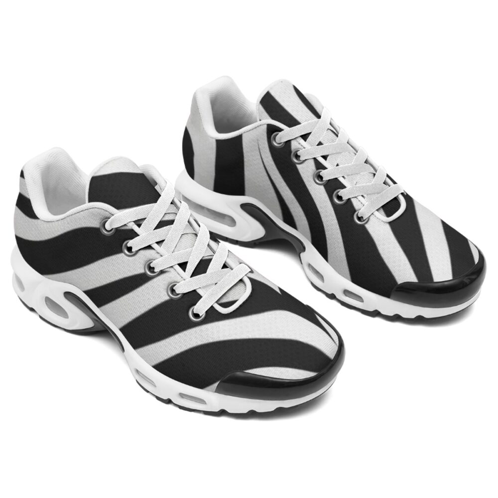All-Terrain Sneakers for Daily Versatility - Owl Out Look